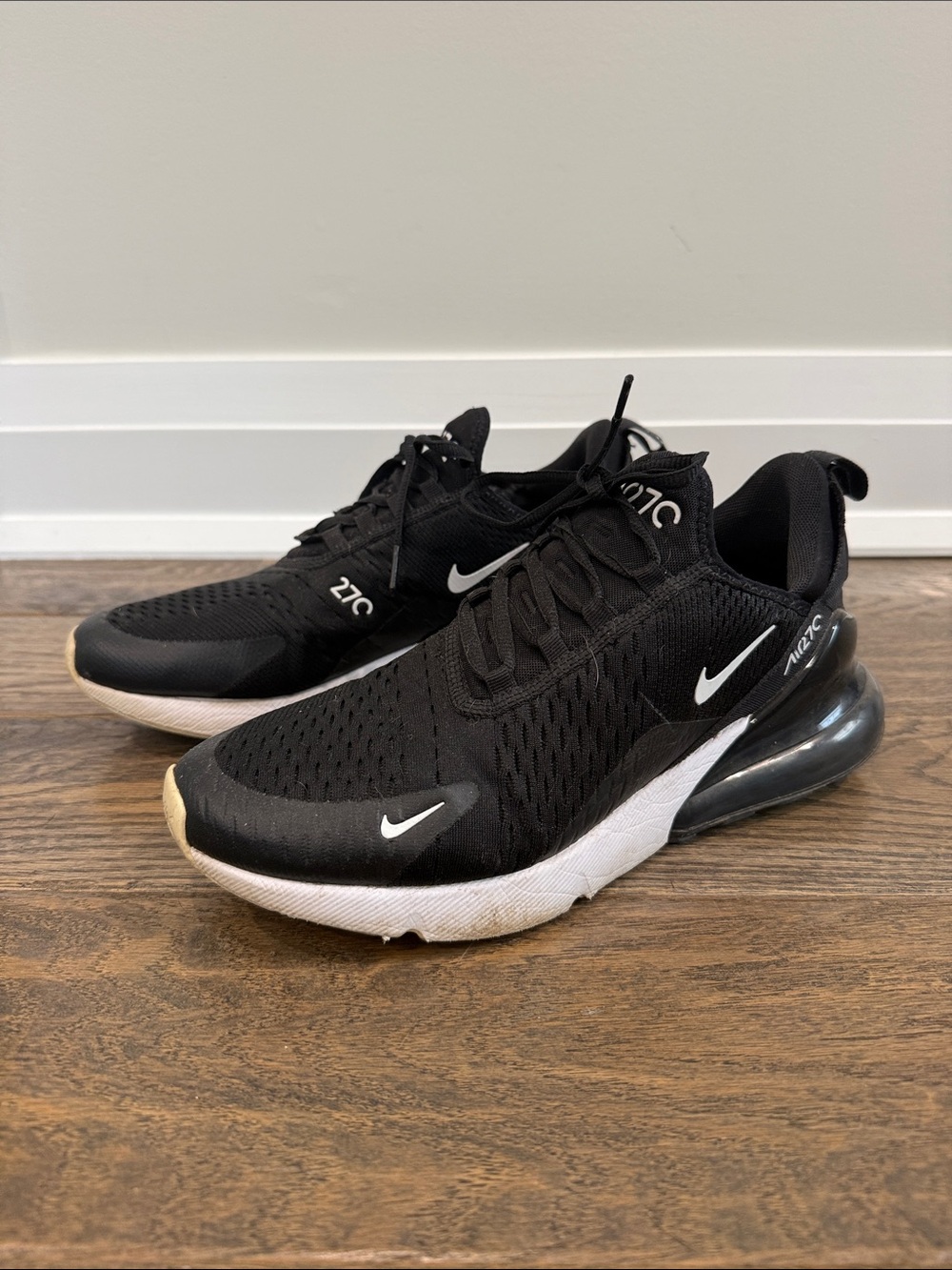 Nike Air Max 270 Women’s Black with White Accents Sneakers - Picture 5 of 8
